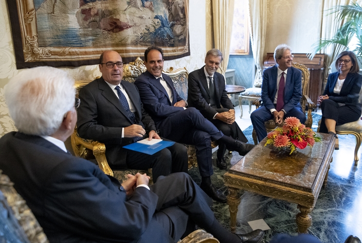 Il Presidente della Repubblica Sergio Mattarella  con la delegazione del Gruppo Parlamentare “Partito Democratico” del Senato della Repubblica e della Camera dei Deputati, in occasione delle consultazioni