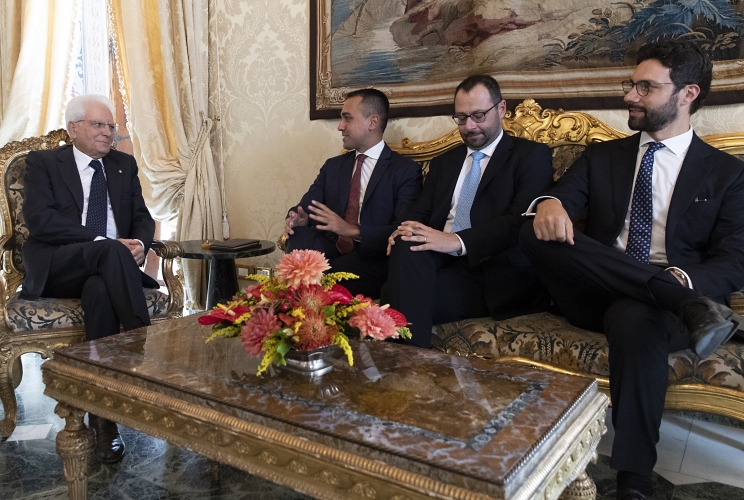 Il Presidente della Repubblica Sergio Mattarella  con il Sen. Ing. Stefano PATUANELLI e On. Dott. Francesco D’UVA, rispettivamente Presidente del Gruppo Parlamentare “MoVimento 5 Stelle” del Senato della Repubblica e della Camera dei Deputati, accompagnati dall’On. Luigi DI MAIO, Capo della forza politica “MoVimento 5 Stelle”, in occasione delle consultazioni