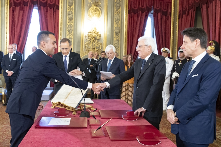 Il Presidente della Repubblica Sergio Mattarella con l'on. Luigi Di Maio, Ministro degli Affari Esteri e della Cooperazione Internazionale, in occasione del giuramento