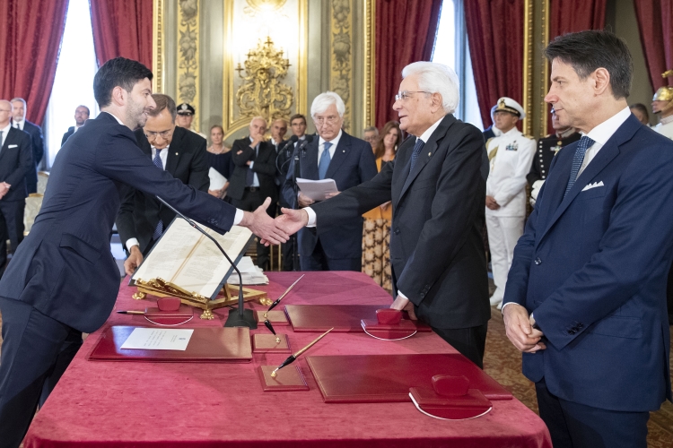 Il Presidente della Repubblica Sergio Mattarella con l'on. Roberto Speranza, Ministro della Salute, in occasione del giuramento