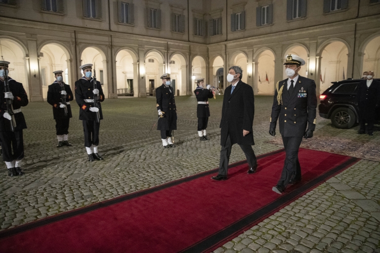 Il Presidente della Camera dei Deputati, Roberto Fico, al suo arrivo al Quirinale, in occasione delle consultazioni
