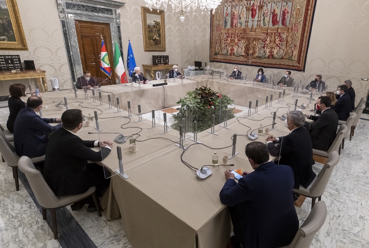 Il Presidente della Repubblica Sergio Mattarella con i Gruppi Parlamentari "Fratelli d'Italia" del Senato e della Camera; Gruppi Parlamentari “Forza Italia Berlusconi Presidente - UDC” del Senato e “Forza Italia - Berlusconi Presidente” della Camera; Gruppi Parlamentari “Lega – Salvini Premier - Partito Sardo d'azione" del Senato e "Lega - Salvini Premier" della Camera; Rappresentanti della componente "Noi con l'Italia - USEI - Cambiamo! - Alleanza di centro" del Gruppo Misto della Camera e della componente "Idea - Cambiamo" del Gruppo Misto del Senato