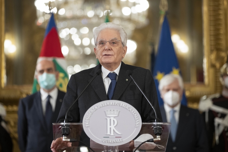 Il Presidente Sergio Mattarella durante le dichiarazioni alla stampa al termine delle consultazioni
