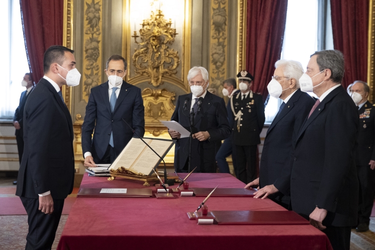 L'On. Luigi Di Maio, Ministro degli affari esteri e della cooperazione internazionale, durante il giuramento
