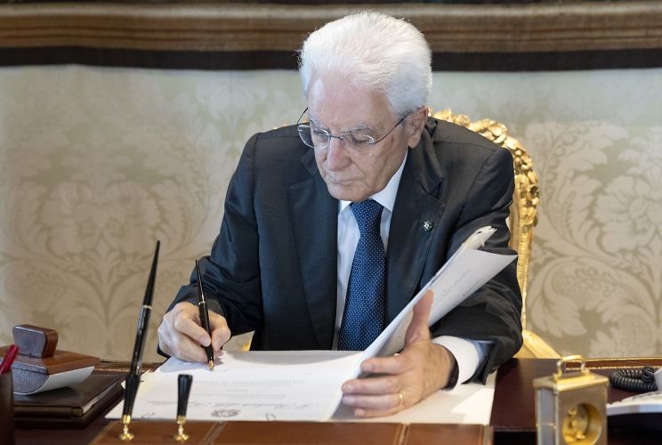  Il Presidente della Repubblica Sergio Mattarella  e il Presidente del Consiglio Mario Draghi in occasione della firma dei decreti