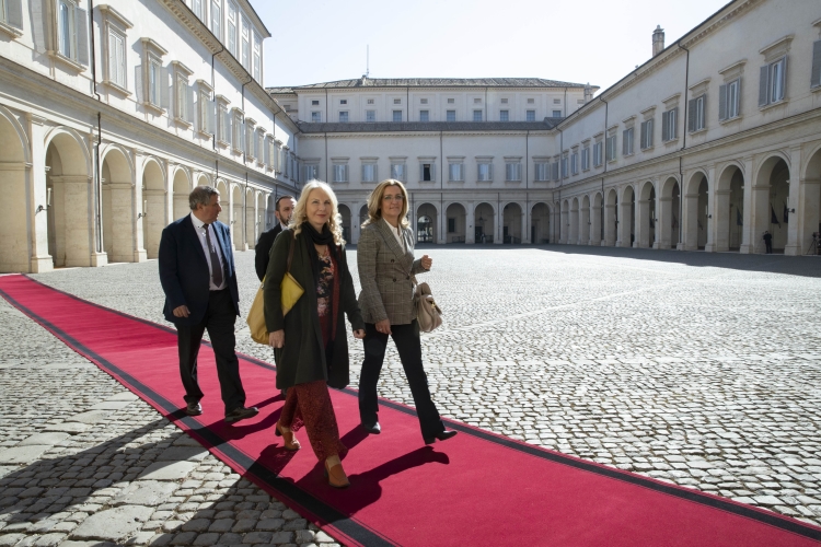 Il Gruppo Parlamentare “Per le autonomie (SVP-Patt, Campobase e Sud Chiama Nord)” del Senato della Repubblica, arriva al Quirinale, in occasione delle consultazioni
