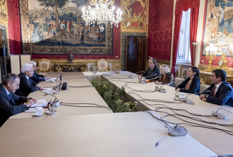 Il Presidente della Repubblica Sergio Mattarella con i rappresentanti della componente "Alleanza Verdi e Sinistra" del Gruppo Misto della Camera dei deputati