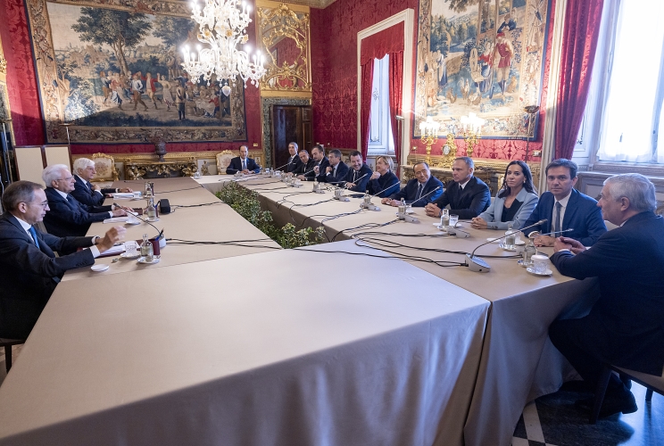 Il Presidente della Repubblica Sergio Mattarella con i Gruppi “Fratelli d’Italia” del Senato e della Camera; Gruppo “Lega Salvini Premier - Partito Sardo d’Azione” del Senato e “Lega - Salvini Premier” della Camera; Gruppi “Forza Italia - Berlusconi Presidente - PPE” del Senato e della Camera; Gruppo “Civici d’Italia – Noi Moderati (UDC - Coraggio Italia - Noi con l’Italia - Italia al Centro) – MAIE” del Senato; Componente “Noi Moderati (Noi con l’Italia, Coraggio Italia, UDC, Italia al Centro) - MAIE” del Gruppo Misto della Camera 