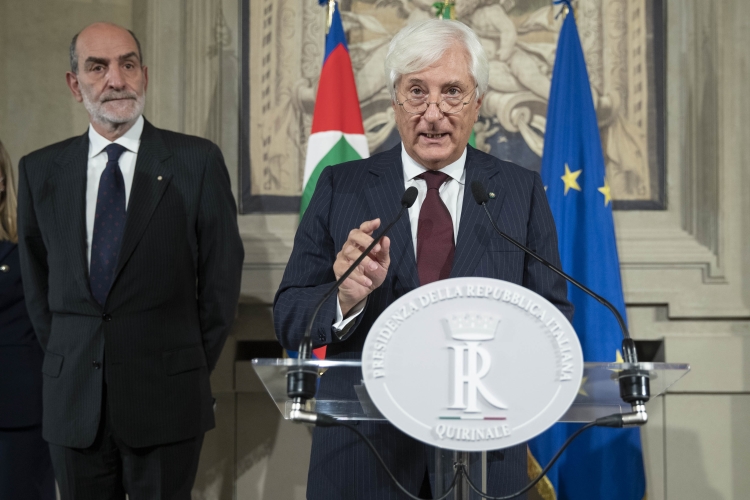 Il Segretario Generale della Presidenza della Repubblica Ugo Zampetti annuncia il conferimento dell'incarico di formare il Governo a Giorgia MELONI