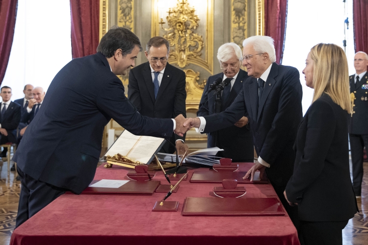 L’onorevole Raffaele Fitto, Ministro senza portafoglio,in occasione della cerimonia di giuramento del governo
