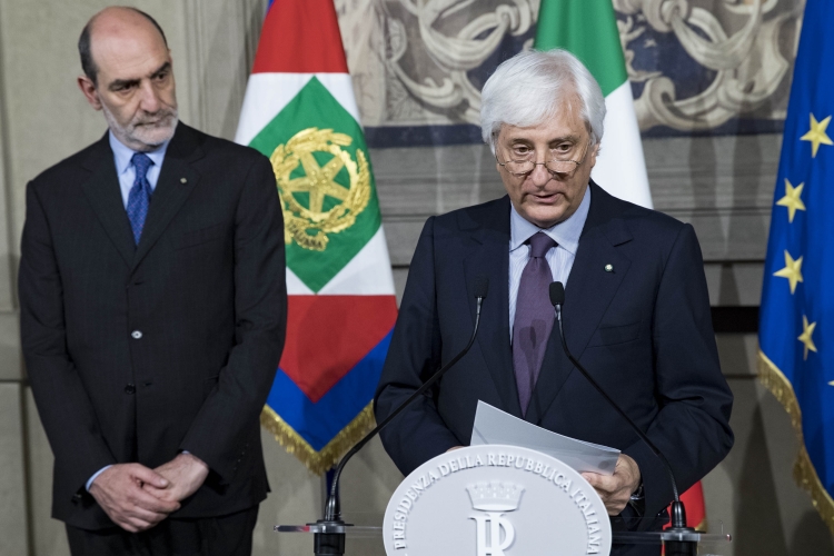 Il Segretario Generale della Presidenza della Repubblica, Ugo Zampetti, annuncia il 