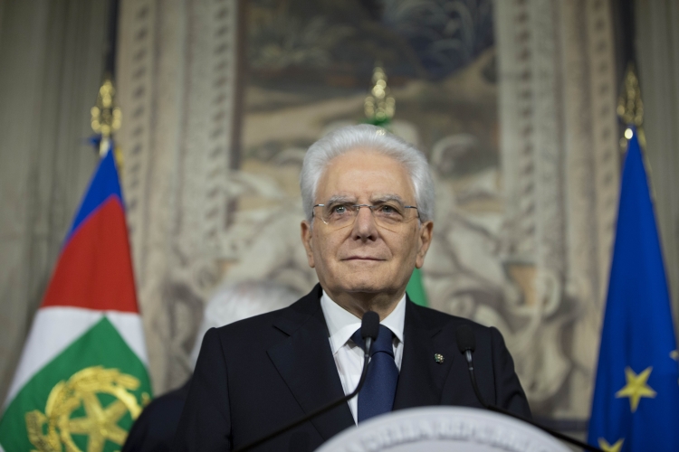 Il Presidente della Repubblica Sergio Mattarella con i giornalisti dopo il conferimento dell'incarico al Prof. Conte