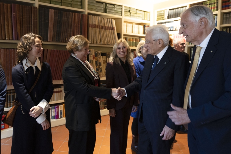 Il Presidente della Repubblica Sergio Mattarella, alla Fondazione Spadolini “Nuova Antologia” accolto da Cosimo Ceccuti, Presidente della Fondazione.