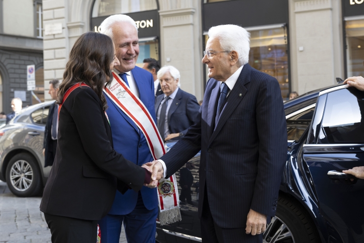 Il Presidente della Repubblica Sergio Mattarella a Palazzo Strozzi, accolto da Sara Funaro, Sindaco della Città metropolitana di Firenze.
