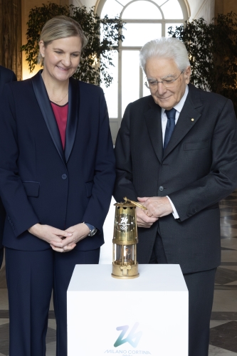 Il Presidente della Repubblica Sergio Mattarella con Kirsty Coventry, Presidente del Comitato Olimpico Internazionale, in occasione della cerimonia di inaugurazione del viaggio della Fiamma olimpica in occasione dei Giochi Olimpici invernali Milano-Cortina 2026
