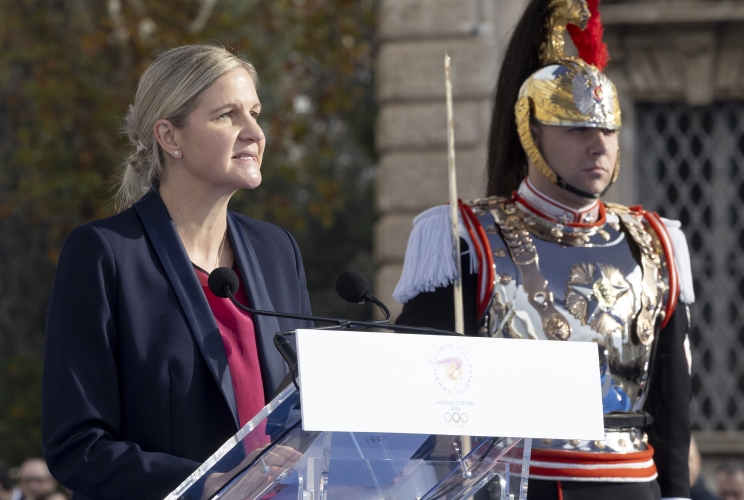 Il Presidente del Comitato Olimpico Internazionale Kirsty Coventry rivolge il suo indirizzo di saluto in occasione della cerimonia di inaugurazione del viaggio della Fiamma olimpica in occasione dei Giochi Olimpici invernali Milano-Cortina 2026