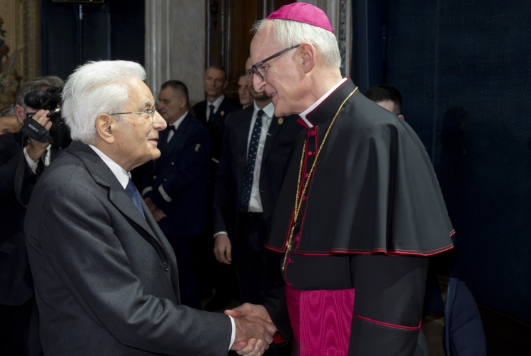 Il Presidente Sergio Mattarella con S.E. Rev.ma Mons. Petar Rajič, Decano del Corpo Diplomatico-Nunzio Apostolico, in occasione della cerimonia per lo scambio degli auguri di fine anno con il Corpo Diplomatico