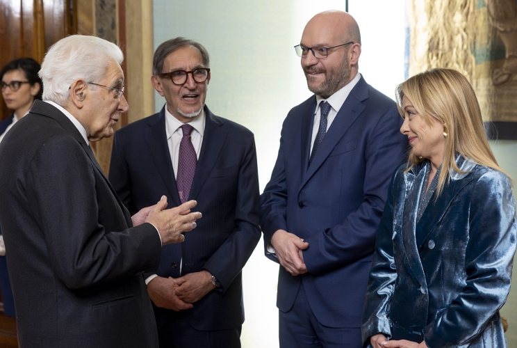 Il Presidente Sergio Mattarella con il Presidente del Consiglio Giorgi Meloni, il Presidente del Senato Iganzio La Russa e il Presidente della Camera dei Deputati Lorenzo Fontana, in occasione della cerimonia per lo scambio degli auguri di fine anno con i rappresentanti delle istituzioni, delle forze politiche e della società civile