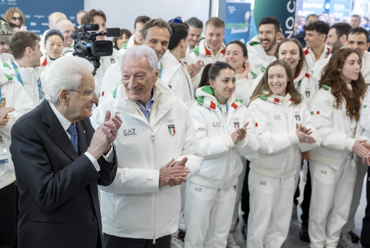 Il Presidente della Repubblica Sergio Mattarella in occasione della visita al villaggio olimpico di Milano Cortina 2026