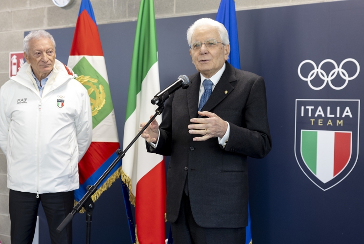 Il Presidente della Repubblica Sergio Mattarella in occasione della visita al villaggio olimpico di Milano Cortina 2026