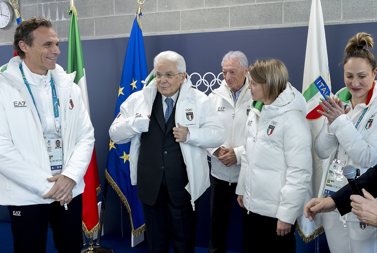 Il Presidente della Repubblica Sergio Mattarella in occasione della visita al villaggio olimpico di Milano Cortina 2026