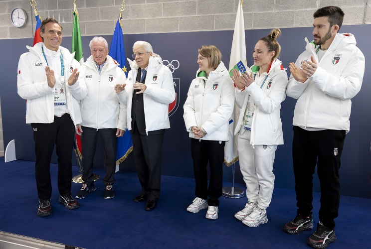 Il Presidente della Repubblica Sergio Mattarella in occasione della visita al villaggio olimpico dI Milano Cortina 2026