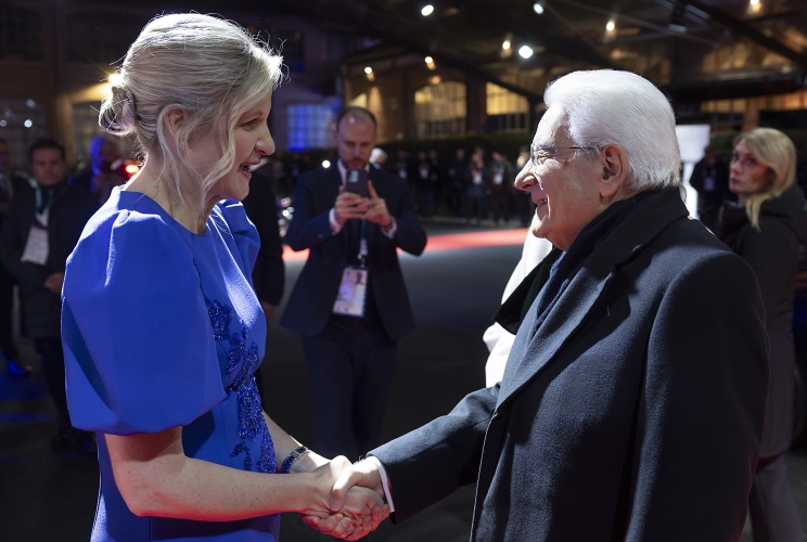 Il Presidente della Repubblica Sergio Mattarella accolto da Kirsty Coventry, Presidente del Comitato Olimpico Internazionale, in occasione del Pranzo con i membri del CIO