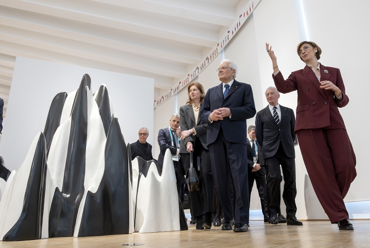 Il Presidente della Repubblica Sergio Mattarella visita la mostra allestita presso Casa Italia