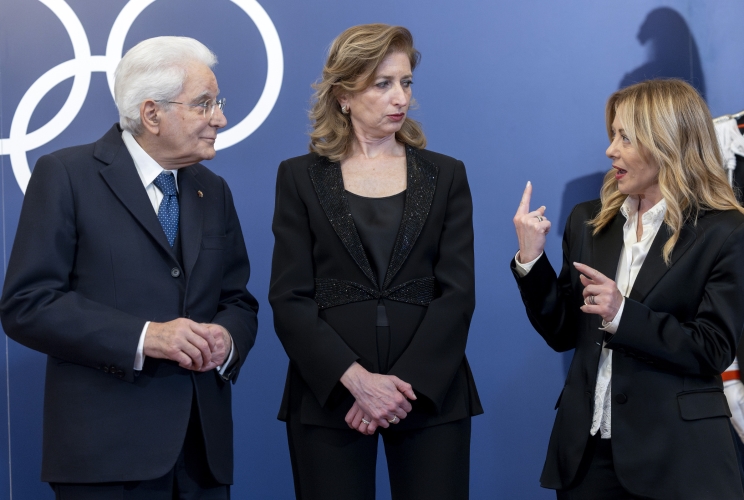 Il Presidente della Repubblica Sergio Mattarella con il Presidente del Consiglio Giorgia Meloni  a Palazzo Reale, in occasione della presentazione delle delegazioni ufficiali
