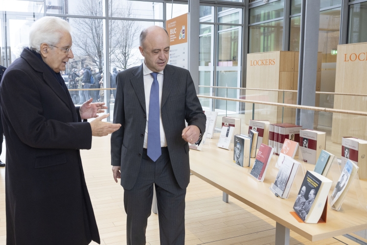 Il Presidente Sergio Mattarella con Flavio Deflorian, Rettore dell’Università di Trento in occasione della cerimonia di inaugurazione dell’anno accademico dell’Università di Trento 2025/2026 con intitolazione della Biblioteca Universitaria Centrale ad Alcide De Gasperi

