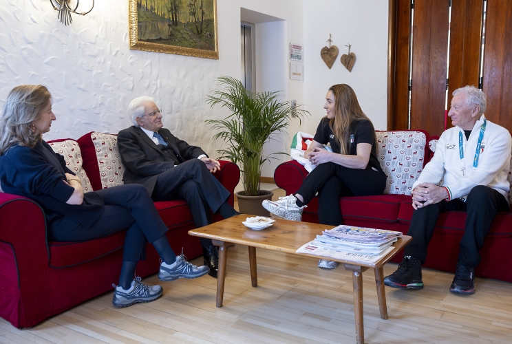 Il Presidente della Repubblica Sergio Mattarella e la Sig.ra Laura con Sofia Goggia e il Presidente del CONI Luciano Buonfiglio