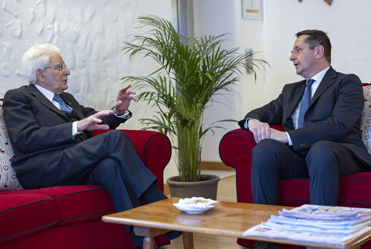 Il Presidente della Repubblica Sergio Mattarella con il Sindaco di Cortina d'Ampezzo Gianluca Lorenzi