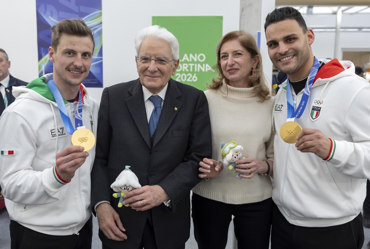Il Presidente della Repubblica Sergio Mattarella e la Sig.ra Laura con Emanuel Rieder e Simon Kainzwaldner al Villaggio Olimpico