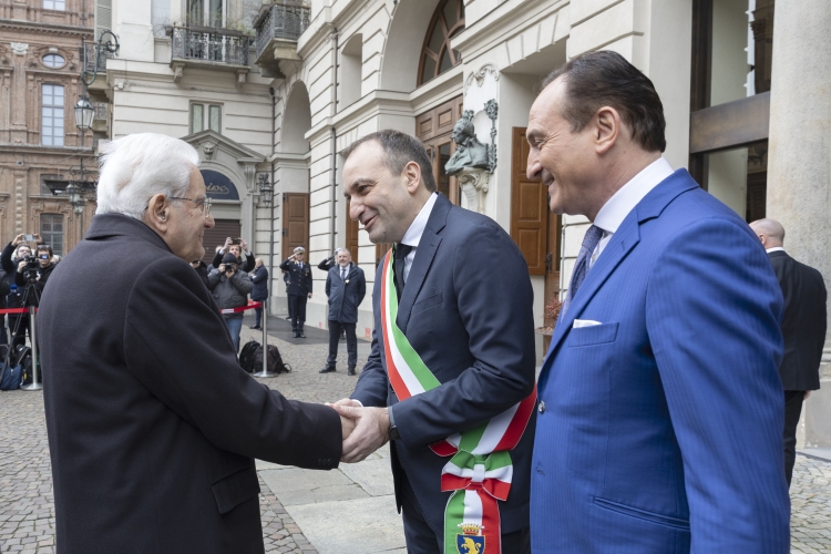 Il Presidente, Sergio Mattarella, al Teatro Carignano di Torino accolto da Alberto Cirio, Presidente della Regione Piemonte, e da Stefano Lo Russo, Sindaco, in occasione della cerimonia di inaugurazione delle celebrazioni del centenario della morte di Piero Gobetti
