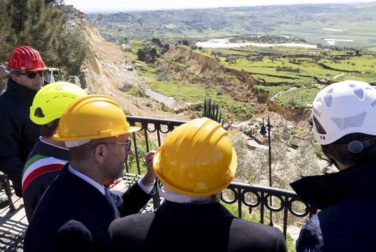 Il Presidente della Repubblica Sergio Mattarella in visita alla città di Niscemi