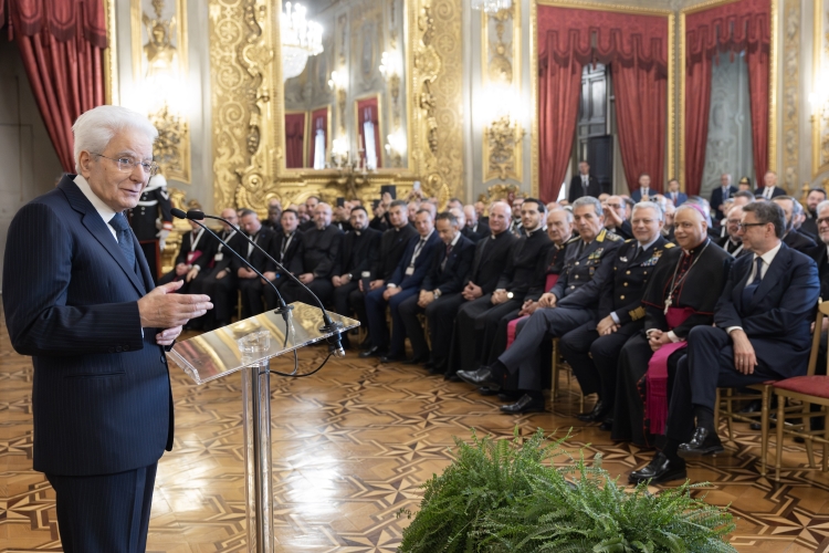 Il Presidente della Repubblica Sergio Mattarella incontra una delegazione dell’Ordinariato Militare per l’Italia in occasione del centenario di fondazione
