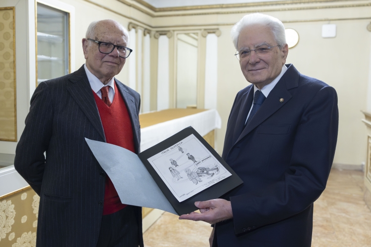 Il Presidente della Repubblica Sergio Mattarella con il vignettista Giannelli, in occasione della cerimonia in occasione del 150° anniversario della fondazione del Corriere della Sera
