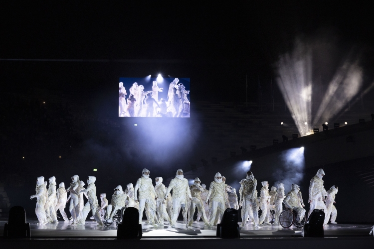 Un momento della cerimonia di apertura dei Giochi Paralimpici Invernali Milano Cortina 2026
