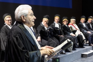 Il Presidente della Repubblica Sergio Mattarella  alla cerimonia di conferimento della Laurea magistrale Honoris Causa in “Politica, Istituzioni e Mercato” al Presidente della Repubblica, in occasione dei 150 anni della Scuola di Scienze politiche “Cesare Alfieri”