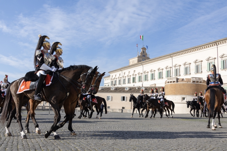 Cambio della Guardia solenne con lo schieramento e lo sfilamento del Reggimento Corazzieri e della Fanfara del IV Reggimento Carabinieri a cavallo in occasione della Giornata dell'Unità Nazionale
