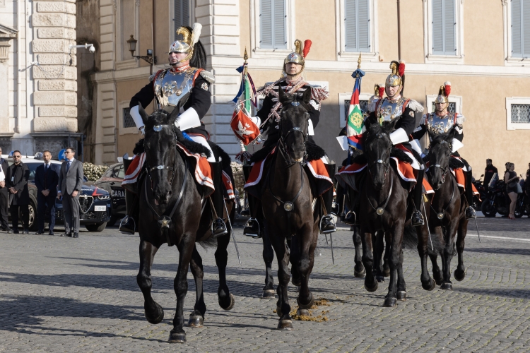 Cambio della Guardia solenne con lo schieramento e lo sfilamento del Reggimento Corazzieri e della Fanfara del IV Reggimento Carabinieri a cavallo in occasione della Giornata dell'Unità Nazionale

